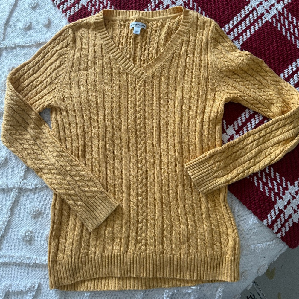 Croft&Barrow Women's V-neck cable knit sweater Size S